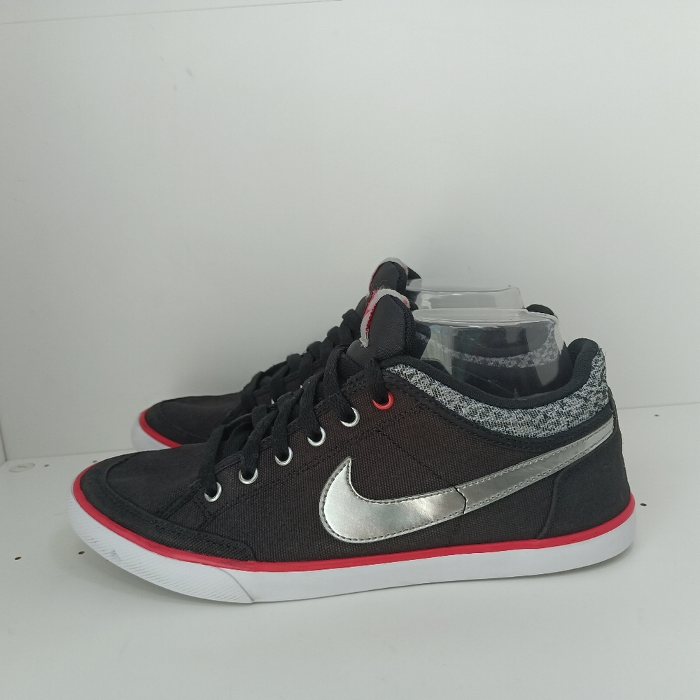 Nike Capri lll canvas skater Women's shoes Size 8